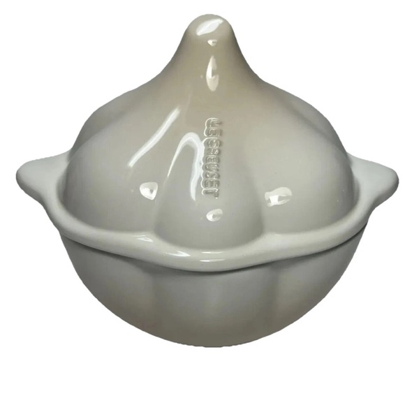 Le Creuset Harvest Collection Garlic Stoneware Cocotte - Picture 1 of 7